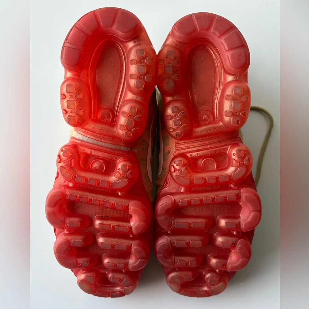 Nike dynamic sneakers